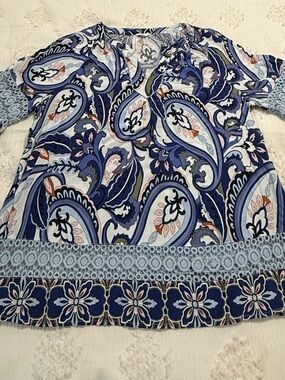 crown & ivy Navy and Light Blue Paisley Border-Trim Short Sleeve Blouse